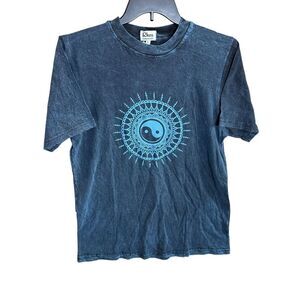 Rhea Yin Yang Boho Mandala T-Shirt in Acid Wash Blue Size Large 100% Cotton